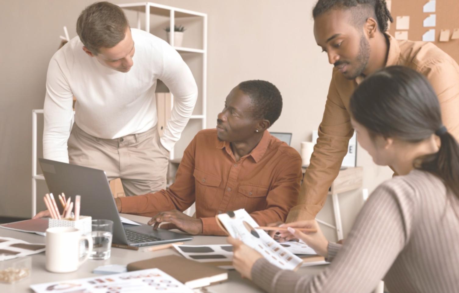 Modernes Beratungsbüro mit professioneller Ausstattung